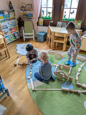 Spielraum mit Blick zur Lese-Ecke