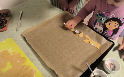 Weihnachtsplätzchen backen