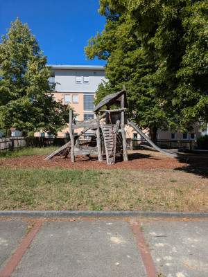 Oft nach dem Wald auf diesem Spielplatz